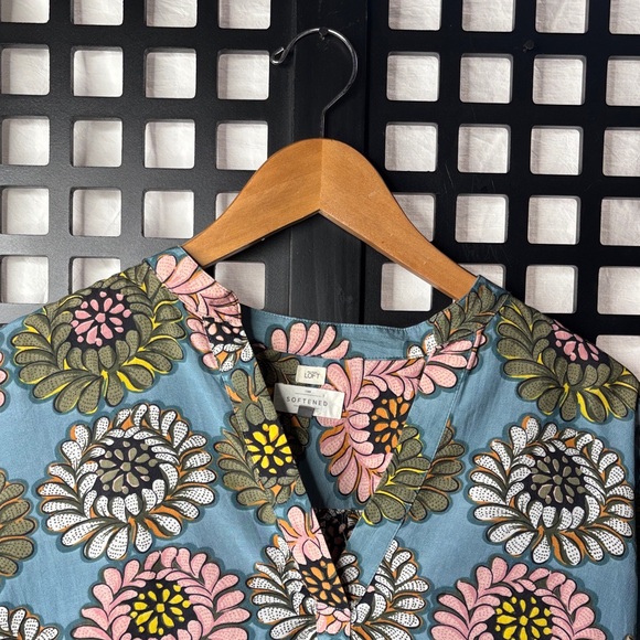 🌸 LOFT Floral V-Neck Blouse Women's Small Blue Pink Green Boho Wide Sleeve 🌸 - Picture 3 of 17
